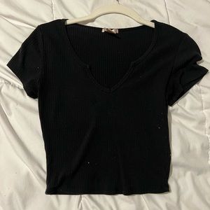 Cropped black shirt